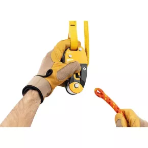 Friction saver for tree care EJECT by Petzl®